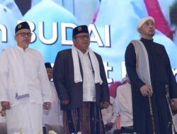 Anwar Zahid, Bib Bidin dan Ribuan Masyarakat Meriahkan Milad ke-63 Fakultas Hukum Unissula dengan Bersholawat