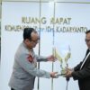 Wakapolri Raih Penghargaan The Visionary Leader of National Security dari Unissula